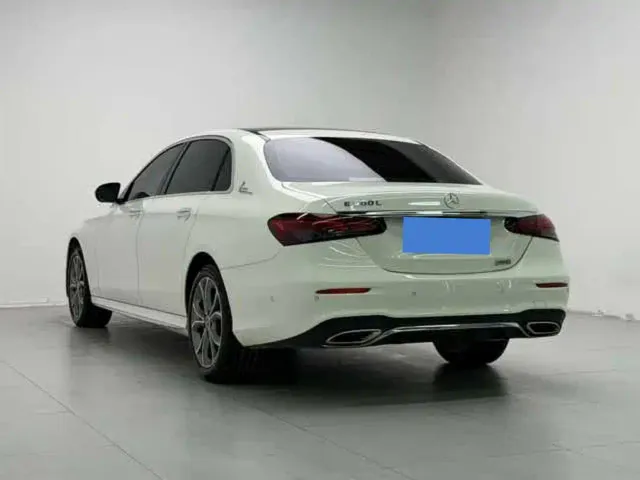 Mercedes-Benz E-Class — Фото автомобиля 6