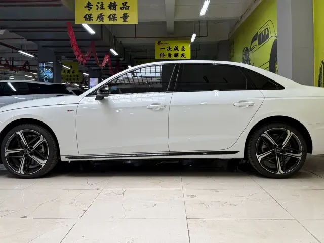 Audi A4L — Фото автомобиля 6