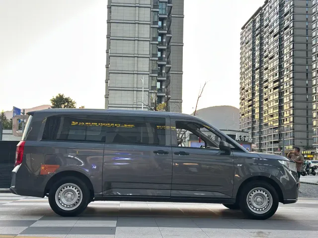 Wuling Zhengcheng — Фото автомобиля 17