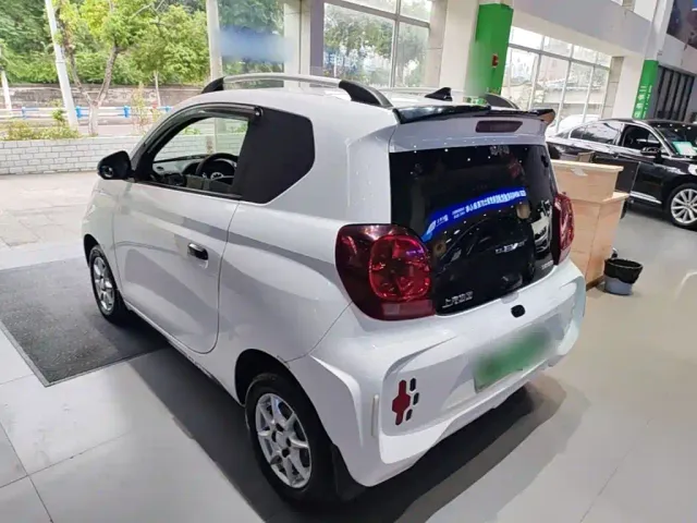 Roewe Clever — Фото автомобиля 4