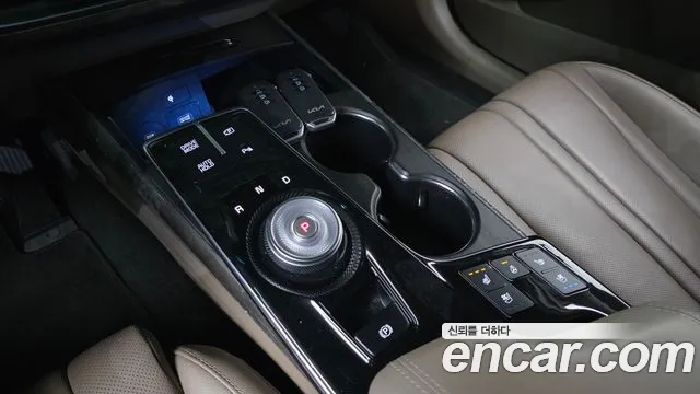 Kia K8 Hybrid — Фото автомобиля 9
