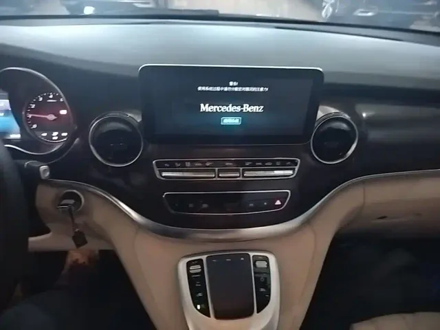 Mercedes-Benz V-Class — Фото автомобиля 12