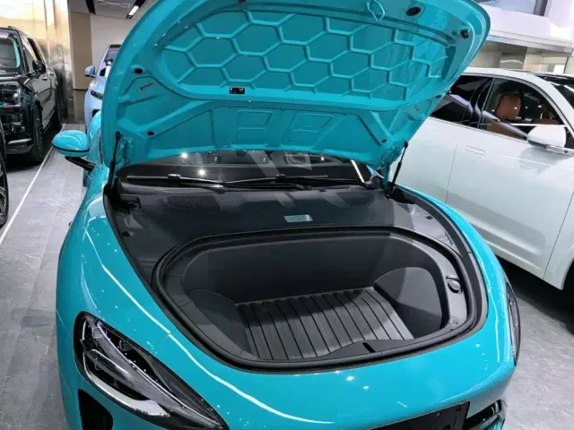 Xiaomi SU7 — Фото автомобиля 19