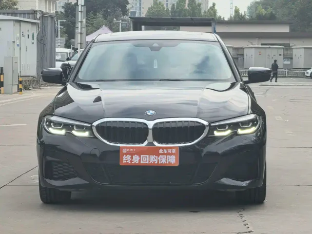 Фотография автомобиля — BMW 3 Series