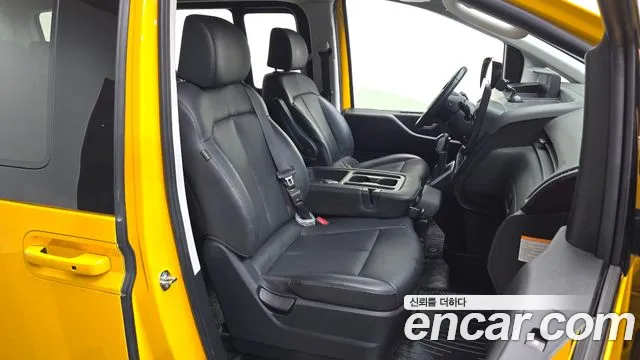 Hyundai Staria — Фото автомобиля 16