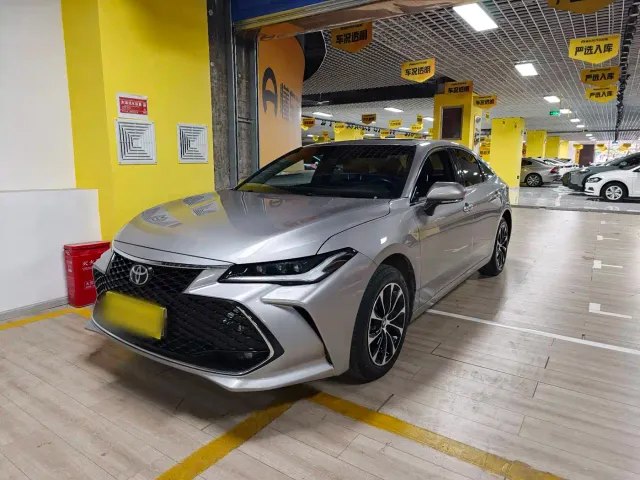 Toyota Avalon — Фото автомобиля 2