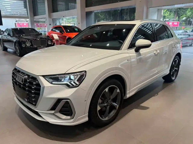 Фотография автомобиля — Audi Q3