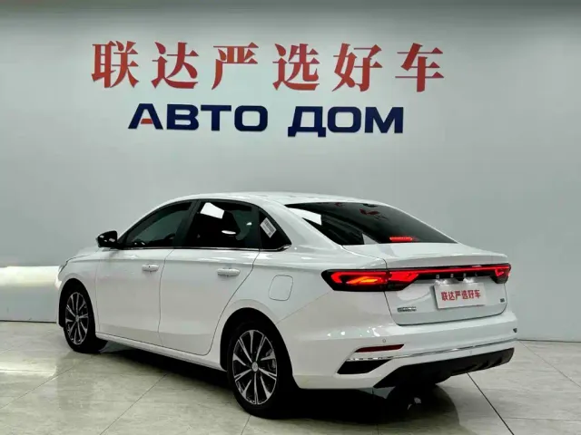 Geely Emgrand — Фото автомобиля 5
