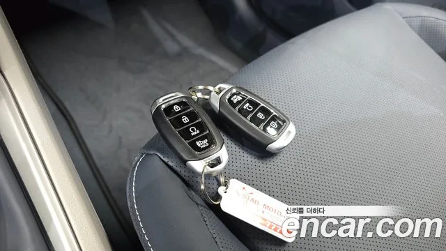 Hyundai Venue — Фото автомобиля 15