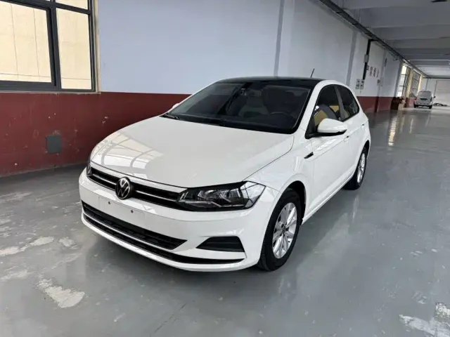 Фотография автомобиля — Volkswagen Polo