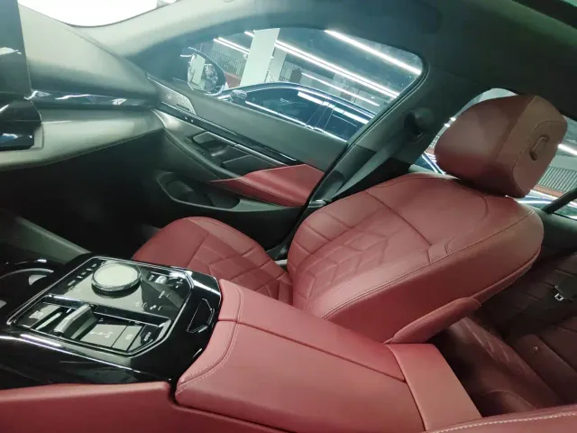 BMW 5 Series — Фото автомобиля 8