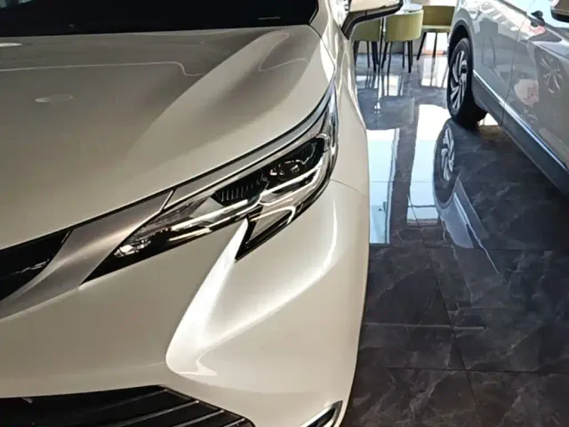 Toyota Toyota Sienna 2021 2.5L Hybrid Ultimate Edition — Фото автомобиля 23