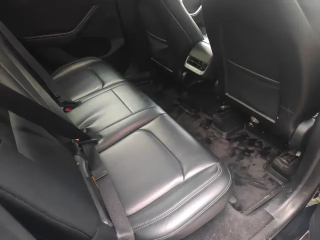 Tesla Model Y — Фото автомобиля 10