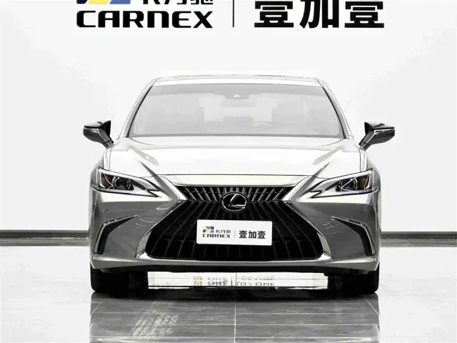 Lexus ES — Фото автомобиля 2