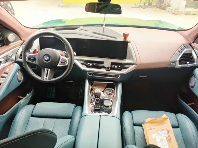 BMW XM — Фото автомобиля 12