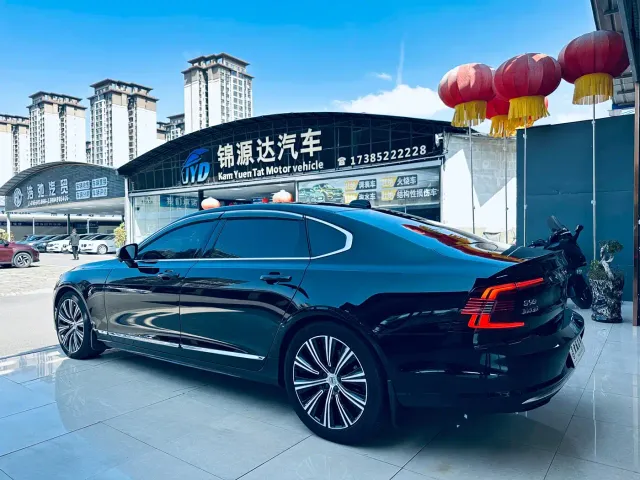Volvo S90 — Фото автомобиля 9