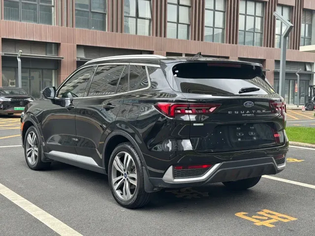 Ford Lingrui — Фото автомобиля 7