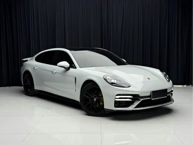 Porsche Panamera — Фото автомобиля 3