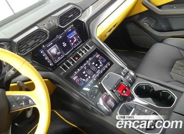 Lamborghini Urus — Фото автомобиля 14