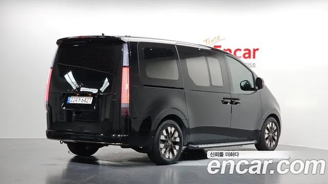 Hyundai Staria Staria 4WD Lounge 7 мест — Фото автомобиля 2