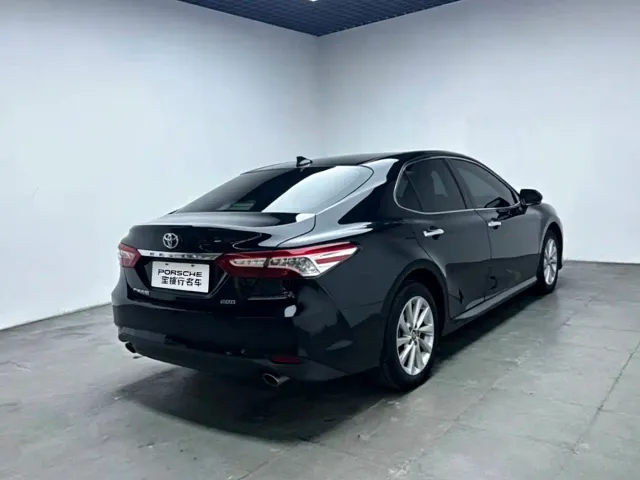 Toyota Camry — Фото автомобиля 5