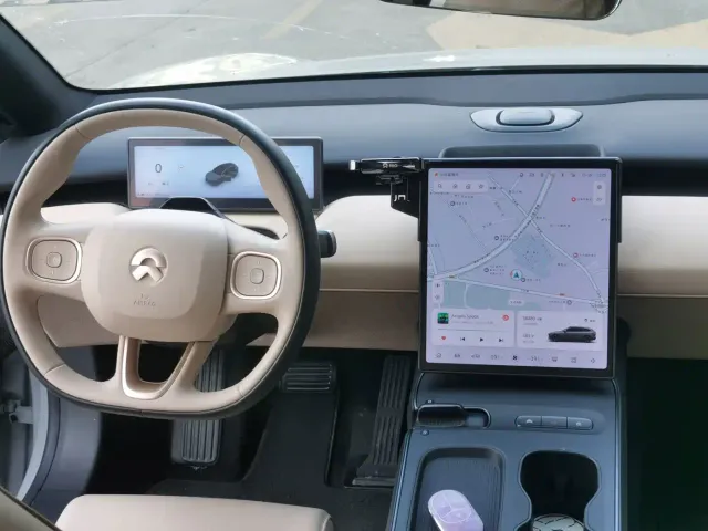Nio ET5 Touring — Фото автомобиля 6