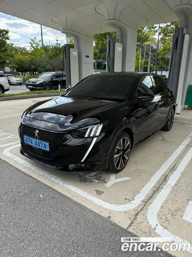 Фотография автомобиля — Peugeot 208