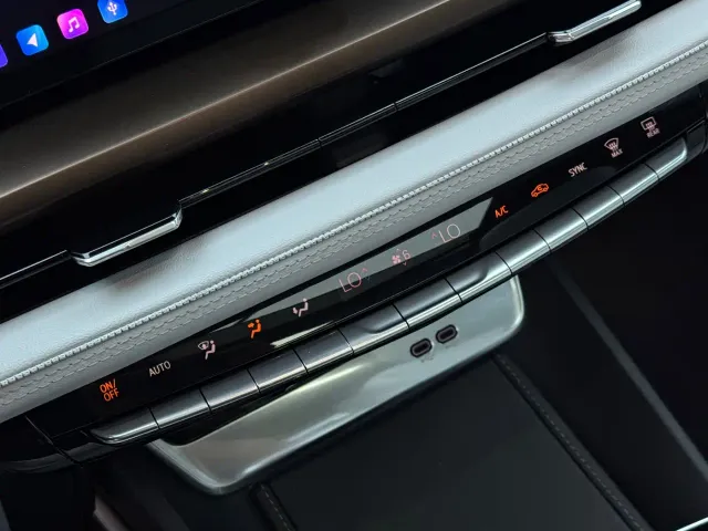 Cadillac Cadillac GT4 2023 25T Luxury Edition — Фото автомобиля 14