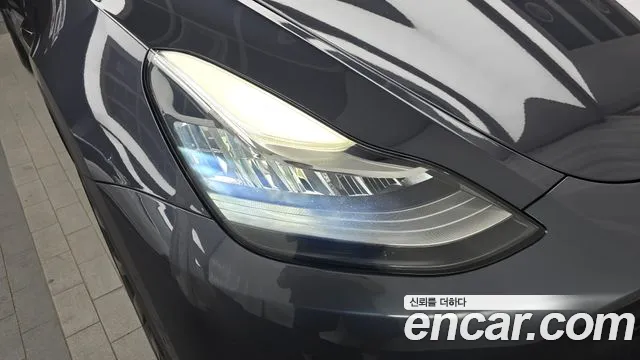 Tesla Model Y — Фото автомобиля 22