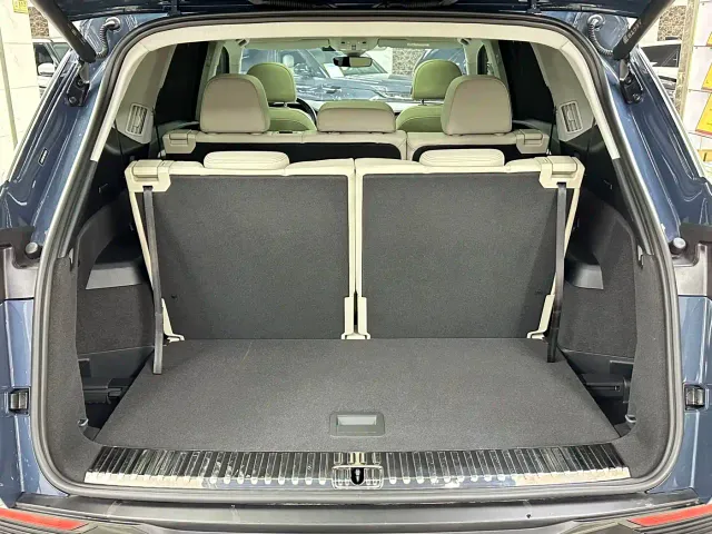 Audi Q6 — Фото автомобиля 8
