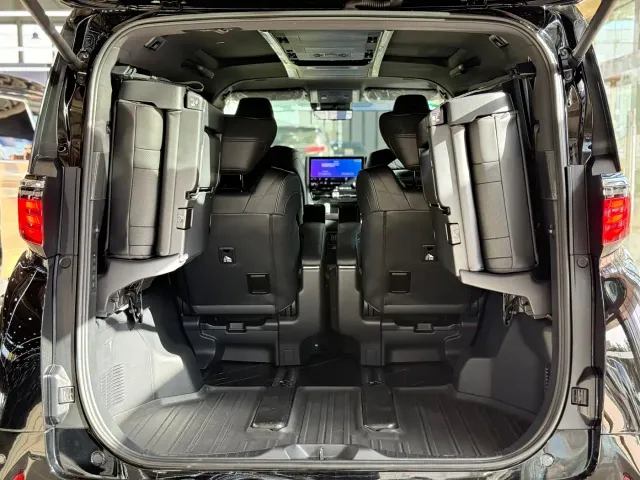 Toyota Alphard — Фото автомобиля 24