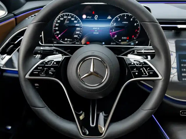 Mercedes-Benz E-Class — Фото автомобиля 16