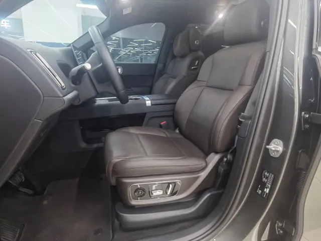 Li Auto L9 — Фото автомобиля 11