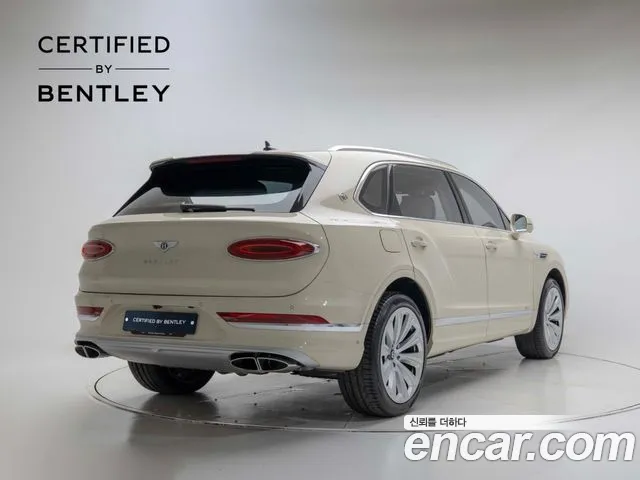Bentley Bentayga — Фото автомобиля 4