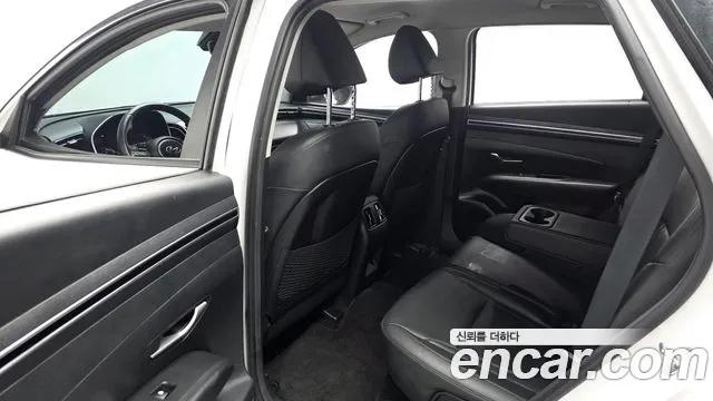 Hyundai Tucson Tucson (NX4) Дизель 2.0 2WD — Фото автомобиля 11