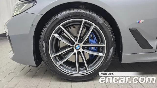 BMW 5 Series G30 — Фото автомобиля 5