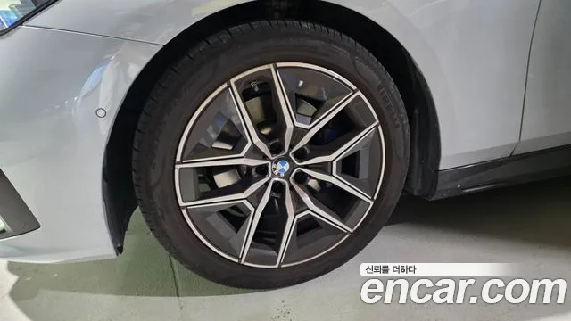 BMW 5-Series — Фото автомобиля 5