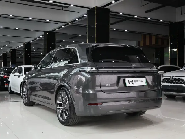 Li Auto L7 — Фото автомобиля 18