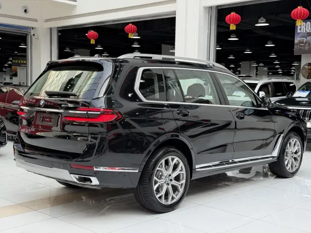 BMW X7 — Фото автомобиля 24