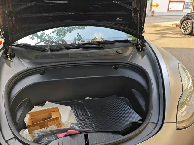 Tesla Model 3 — Фото автомобиля 22