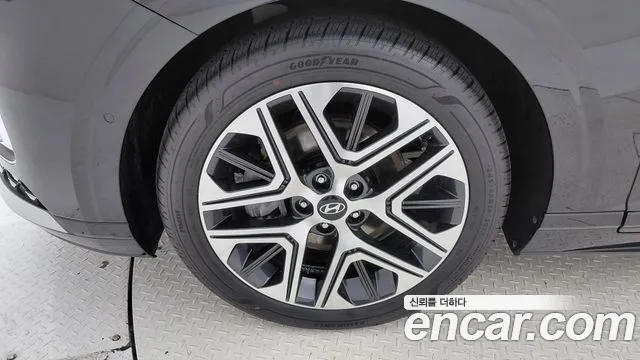 Hyundai Grandeur Grandeur (GN7) 2.5 Бензин 2WD — Фото автомобиля 5