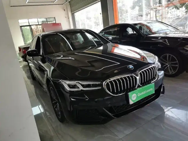BMW 5 Series — Фото автомобиля 3