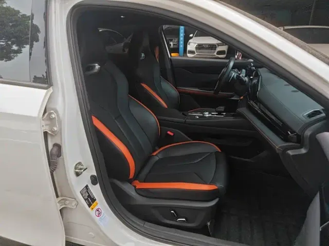 Changan Changan UNI-V 2023 1.5T Luxury Edition — Фото автомобиля 24