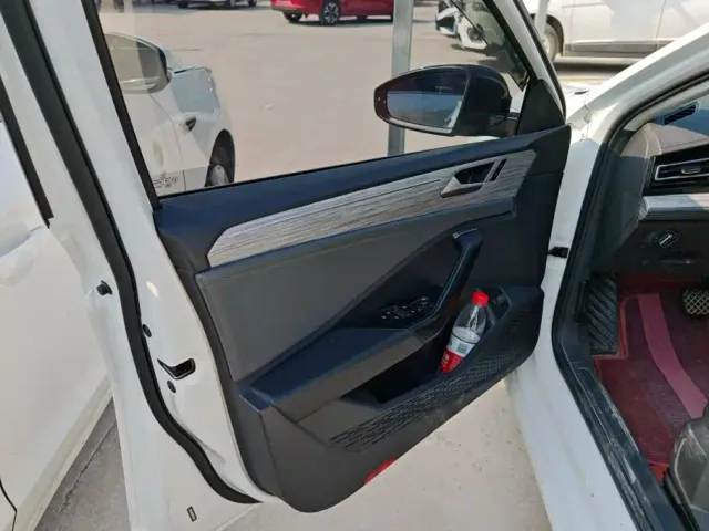Volkswagen Sagitar — Фото автомобиля 7