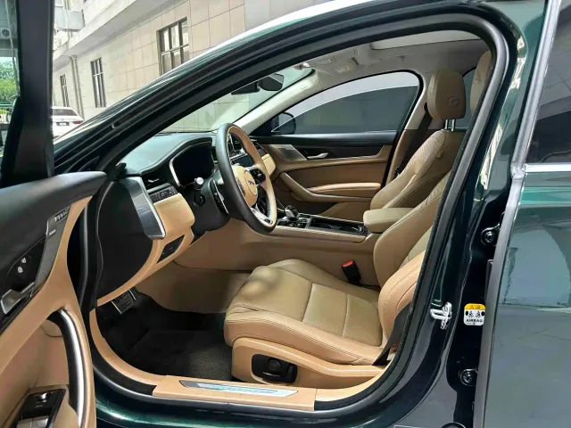 Jaguar XFL — Фото автомобиля 18