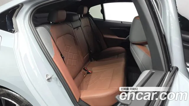 BMW 5 Series G60 — Фото автомобиля 17