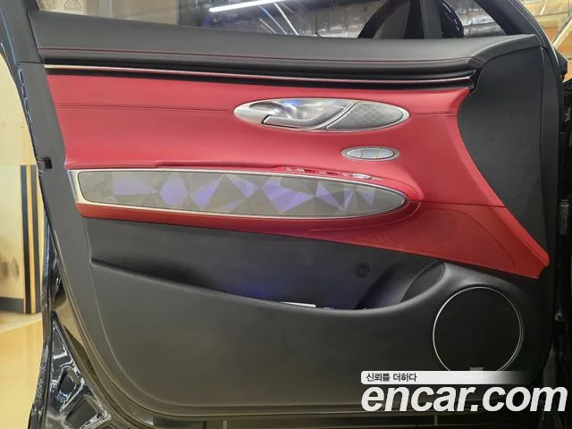 Genesis GV70 — Фото автомобиля 5