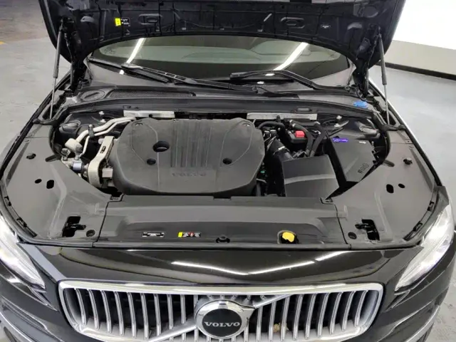 Volvo S90 — Фото автомобиля 10