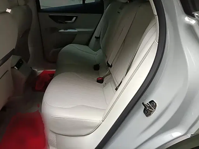 Mercedes-Benz EQE SUV — Фото автомобиля 16