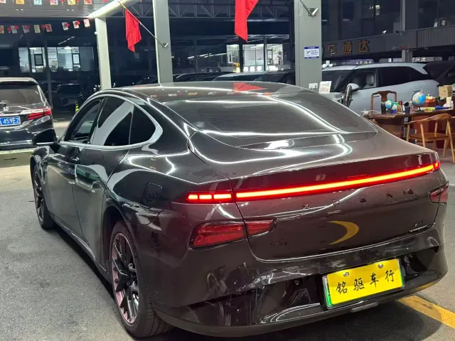 Xpeng P7 — Фото автомобиля 7